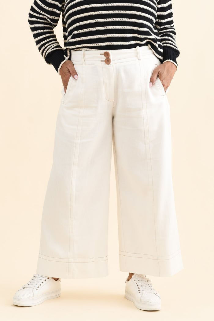 Carsen Cream Wide Leg Jeans,Brunette model,alt text|model:Pilita