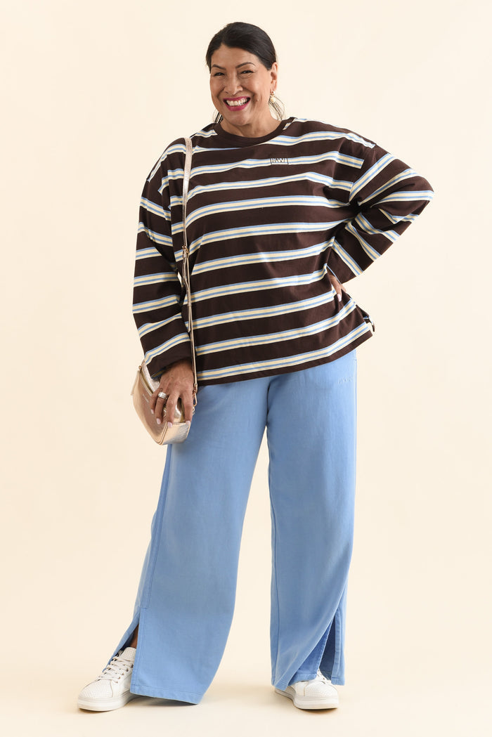 Classic Blue Cotton Split Sweatpants,Full Body,Brunette model,alt text|model:Pilita
