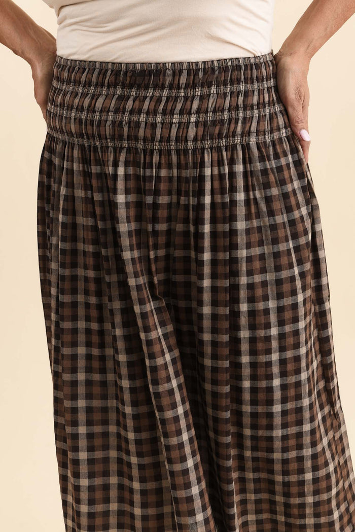 Coco Chocolate Check Cotton Skirt,Detail,Brunette model,alt text|model:Pilita