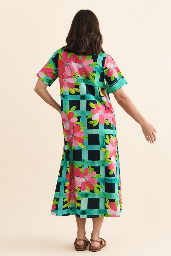 Como Pink Bloom Cotton Dress,Brunette model,alt text|model:MJ