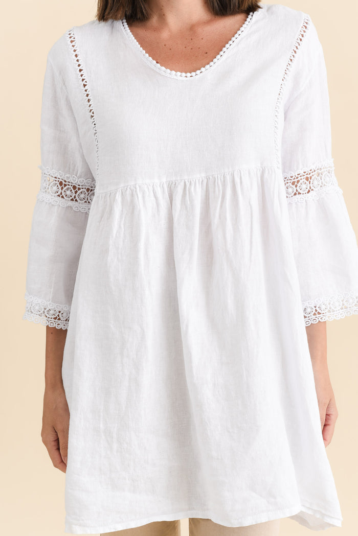 Conrad White Linen Lace Top,Brunette model,alt text|model:MJ