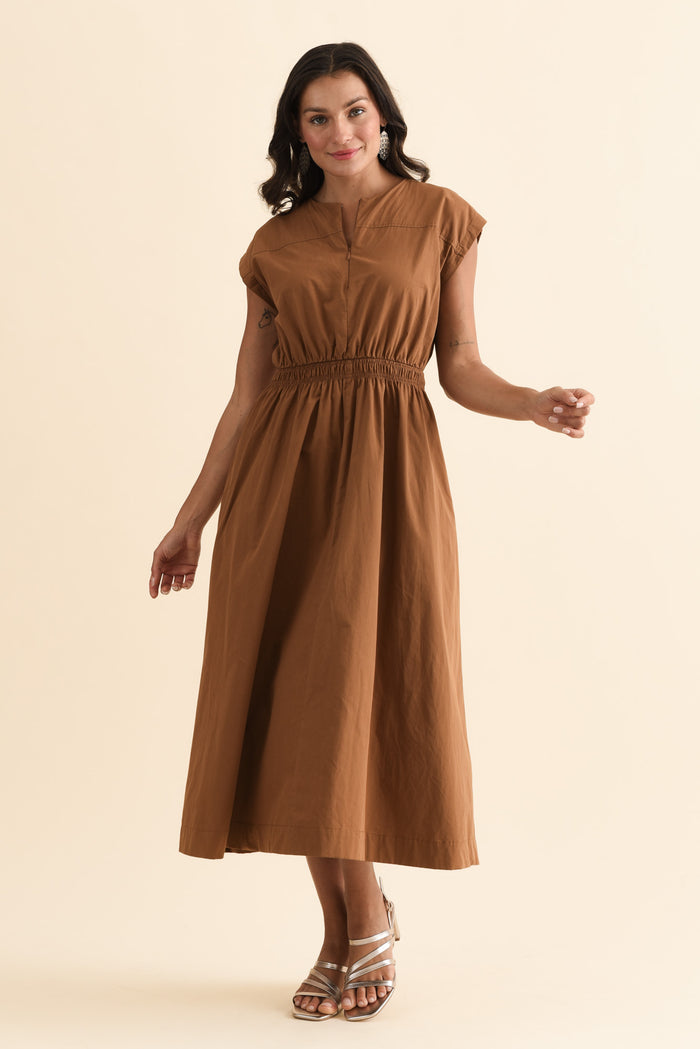 Cooper Mocha Cotton Pocket Dress,Brunette model,alt text|model:Brontie
