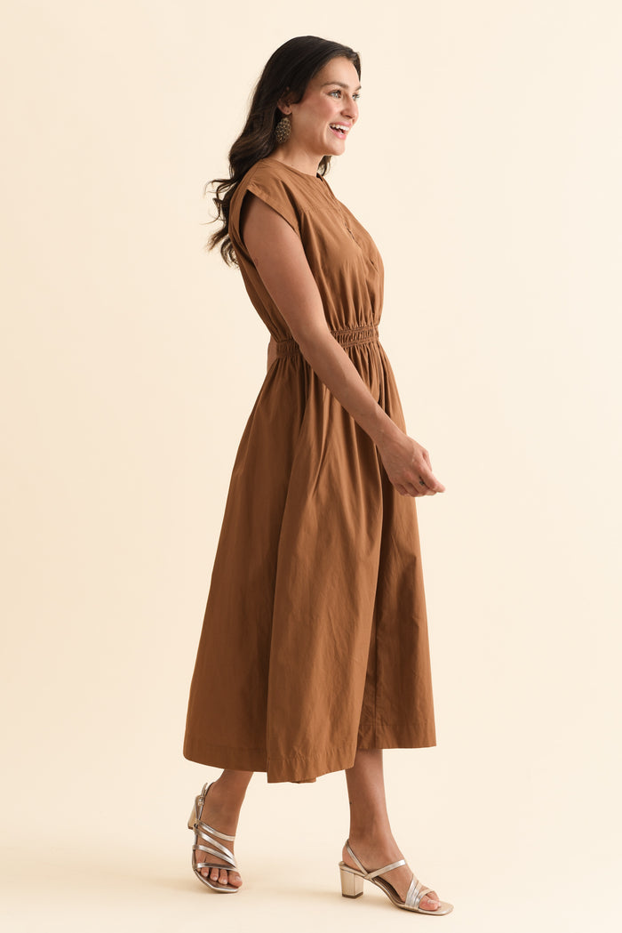 Cooper Mocha Cotton Pocket Dress,Brunette model,alt text|model:Brontie