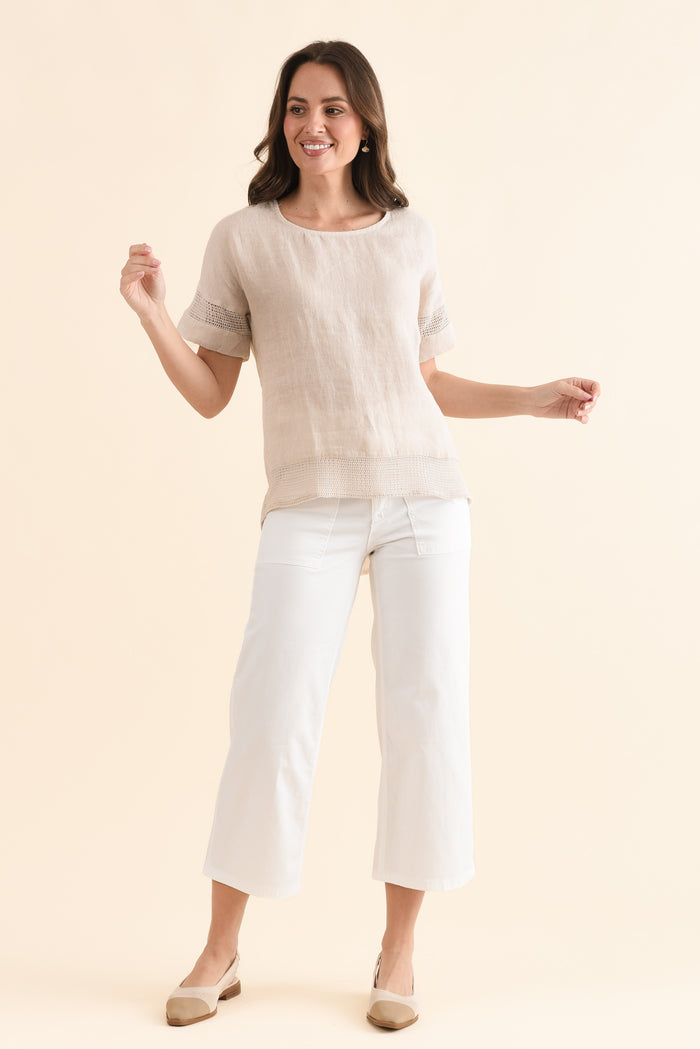 Corinna Natural Linen Top,Full Body,Brunette model,alt text|model:MJ