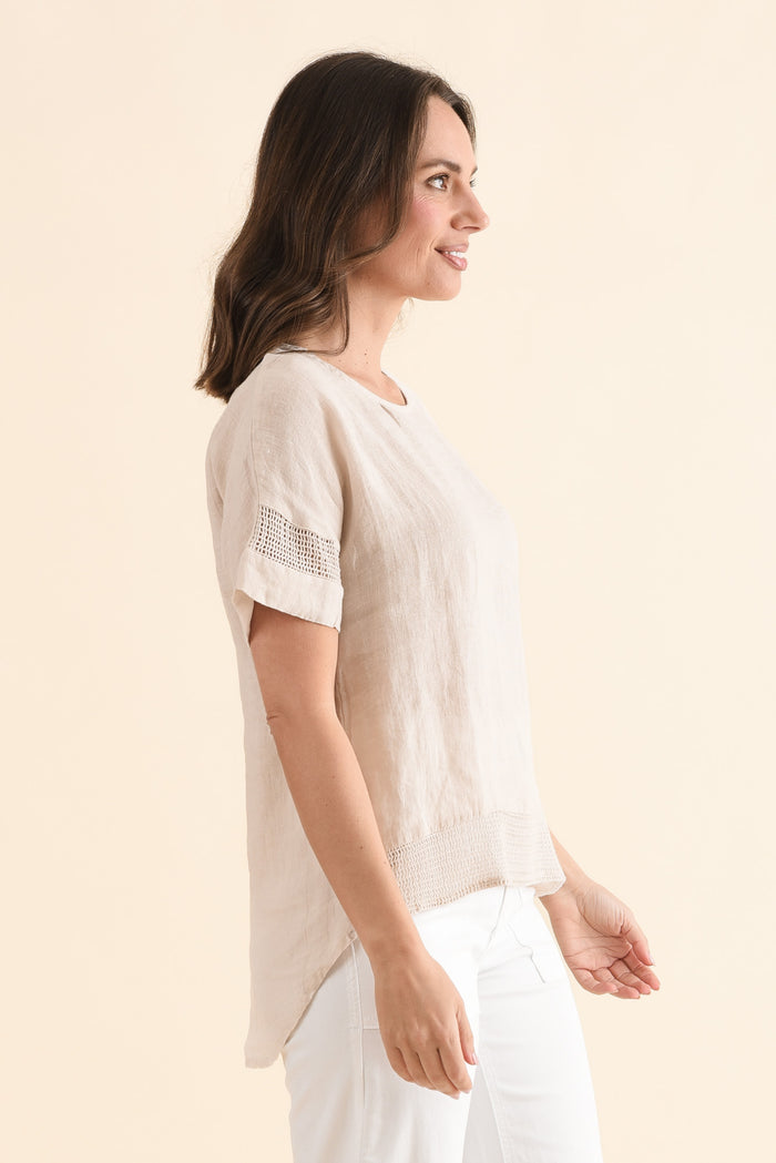 Corinna Natural Linen Top,Side,Brunette model,alt text|model:MJ