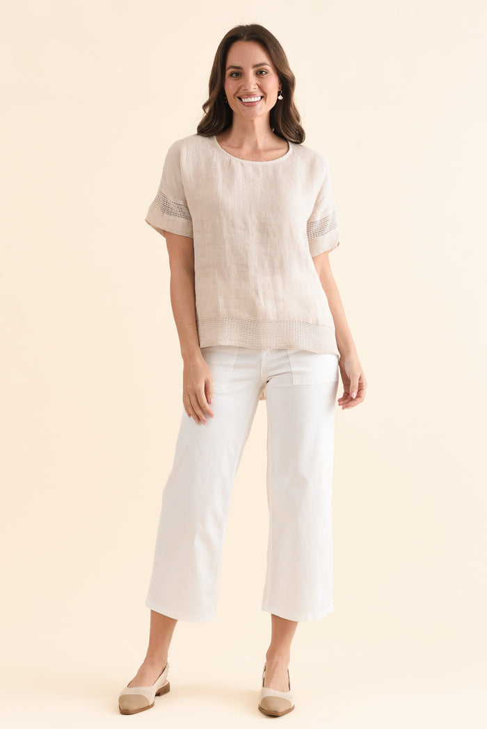Corinna Natural Linen Top,Full Body,Brunette model,alt text|model:MJ