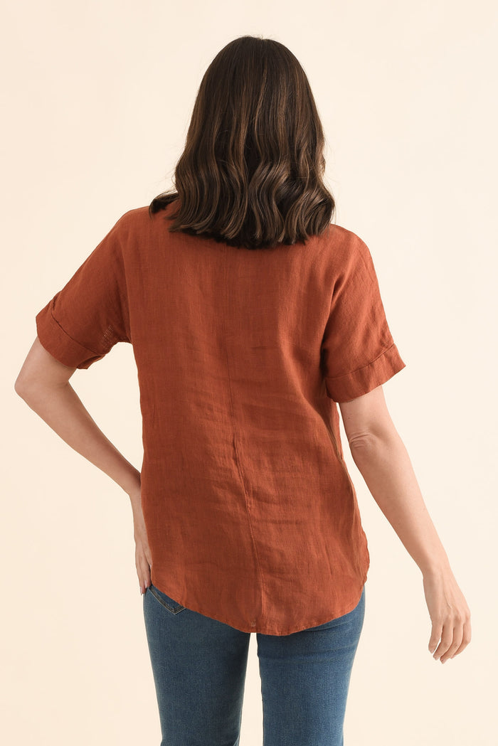 Corinna Rust Linen Top,Back,Brunette model,alt text|model:MJ