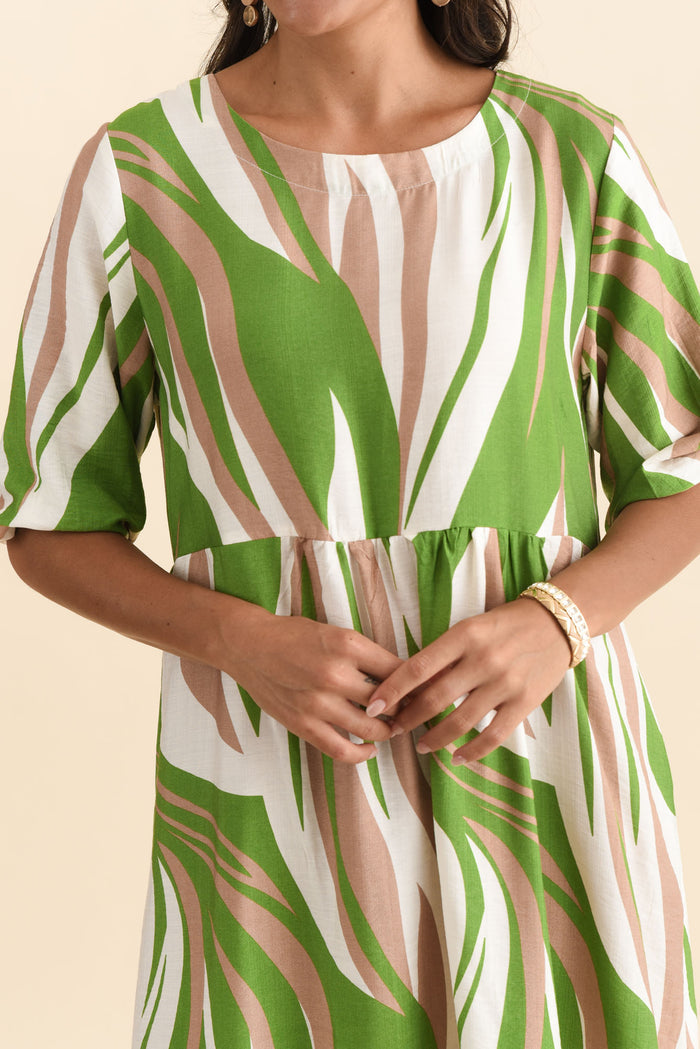 Cyrus Green Marble Cotton Blend Dress,Brunette model,alt text|model:Brontie