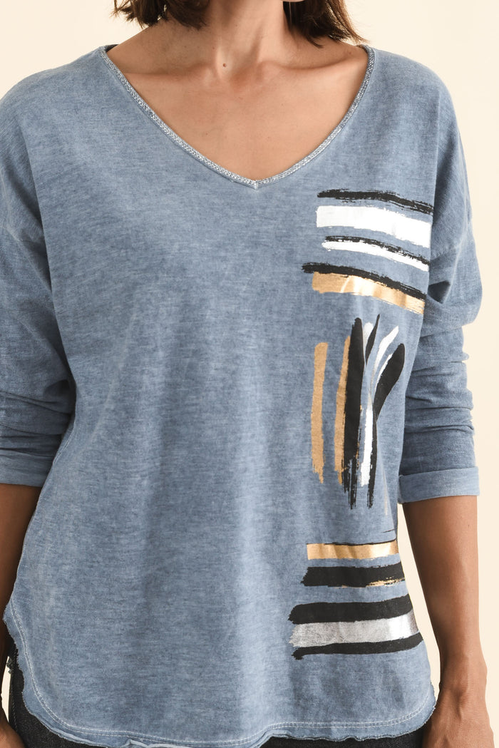 Devon Steel Brush Stroke Cotton Top,Brunette model,alt text|model:Cara