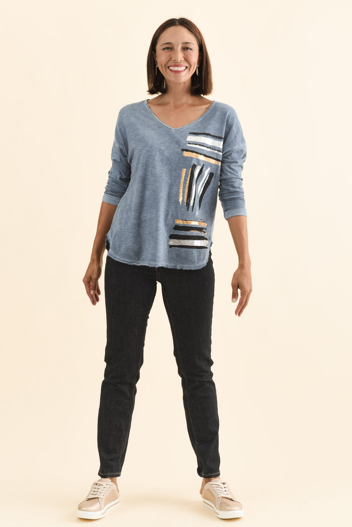 Devon Steel Brush Stroke Cotton Top,Brunette model,alt text|model:Cara