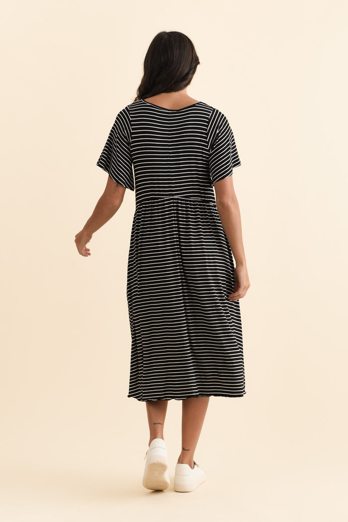 Donna Black Stripe Gathered Dress,Brunette model,alt text|model:Brontie