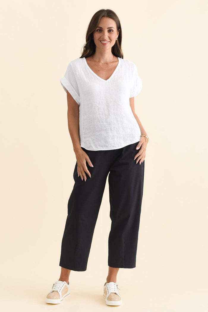 Martin Navy Cotton Barrel Pants,Brunette model,alt text|model:MJ