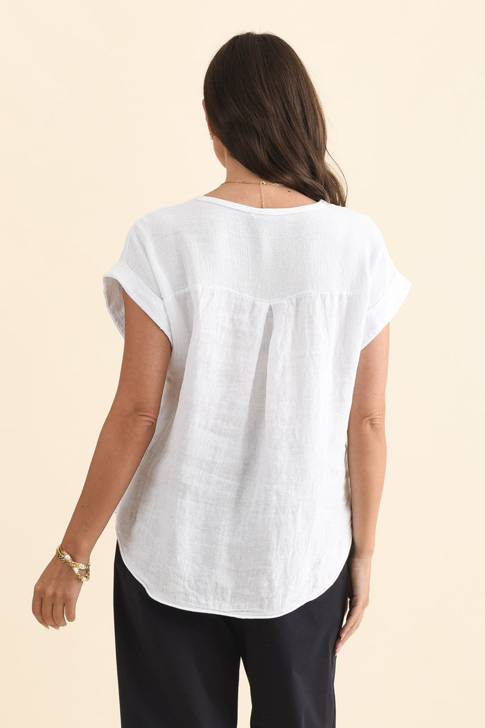 Dorian White Linen Cotton Top,Brunette model,alt text|model:MJ