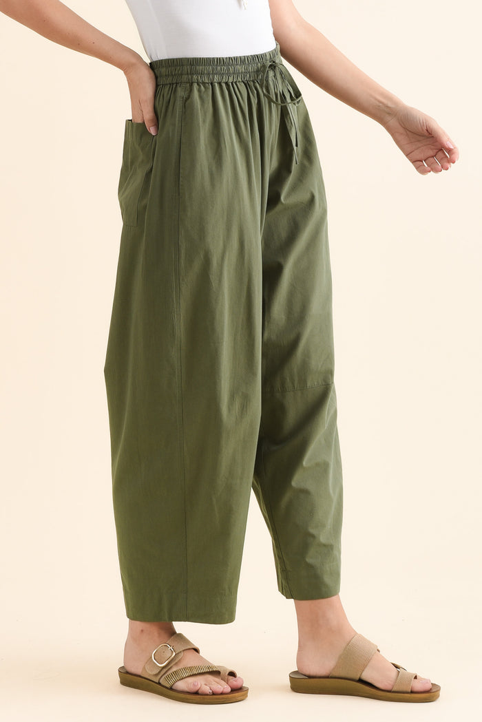 Drift Khaki Barrel Drawstring Pants,Side,Brunette model,alt text|model:MJ