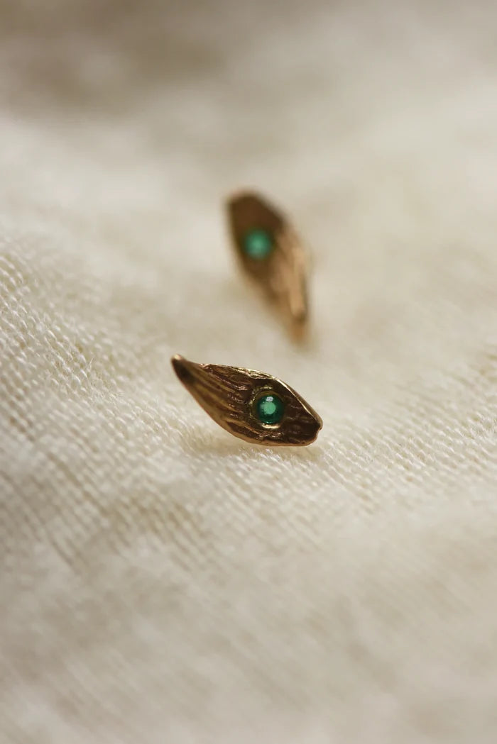EE01 Emerald Brass Studs