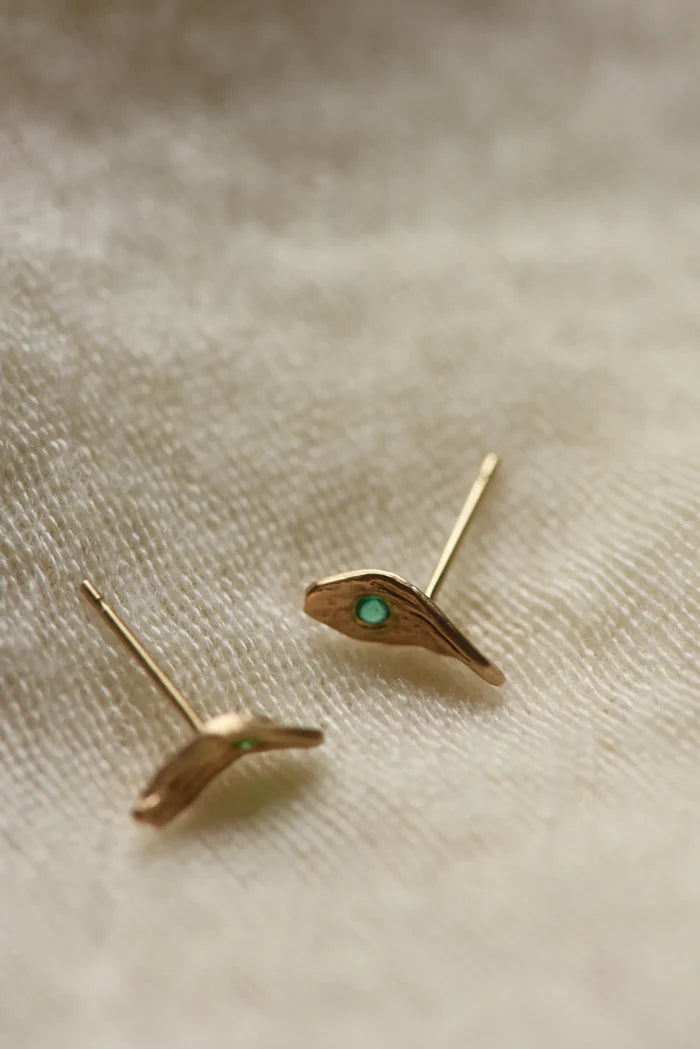 EE01 Emerald Brass Studs