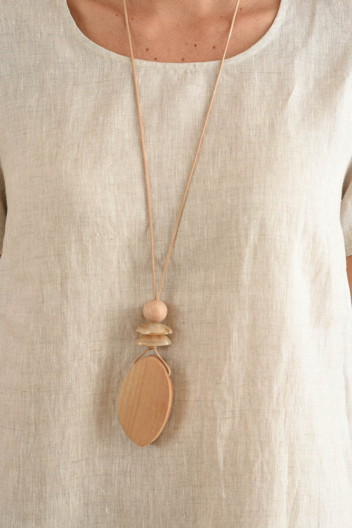Erikson Natural Linen Pocket Dress,Detail,Brunette model,alt text|model:MJ
