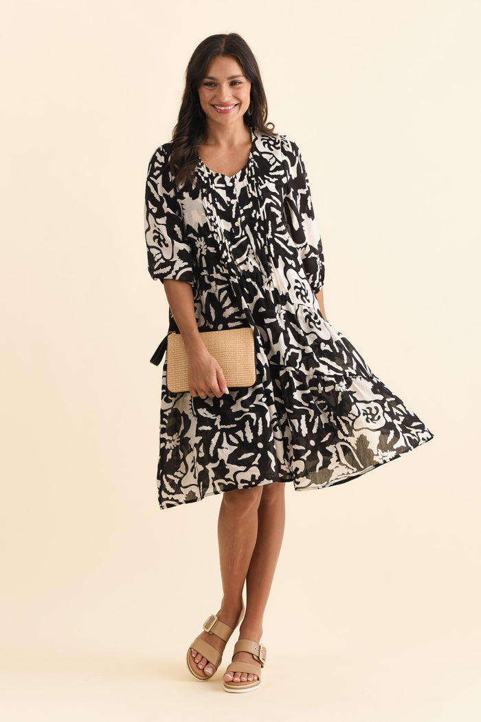 Esta Black Tropical Sleeved Dress,Brunette model,alt text|model:Brontie