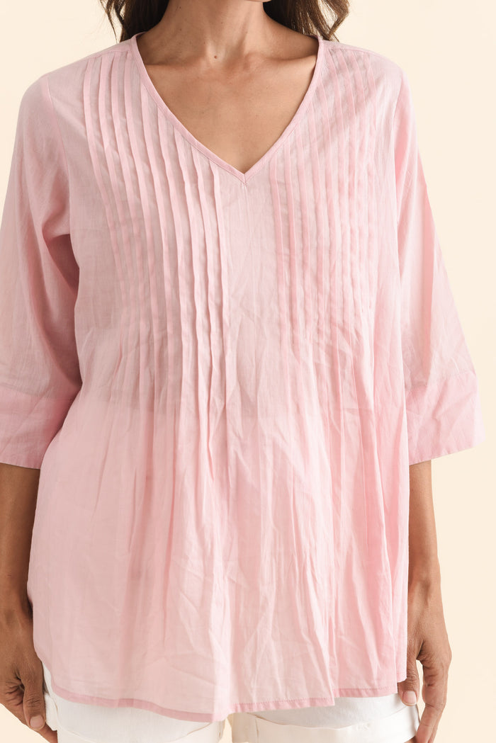 Fia Blush Sleeved Crinkle Cotton Top,Brunette model,alt text|model:Cara