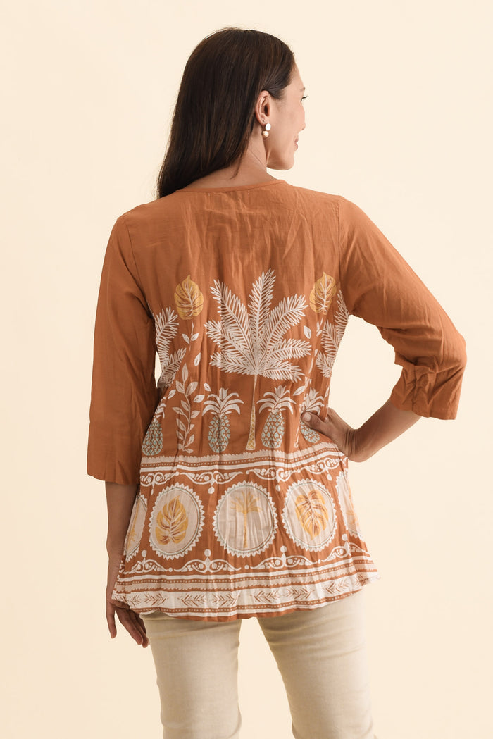 Fia Brown Beach Sleeved Crinkle Cotton Top,Brunette model,alt text|model:Cara