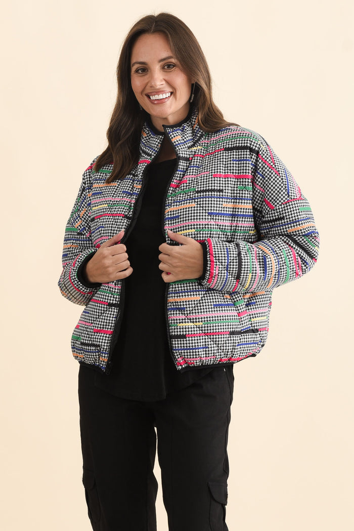 Finch Black Abstract Reversible Jacket,Brunette model,alt text|model:MJ