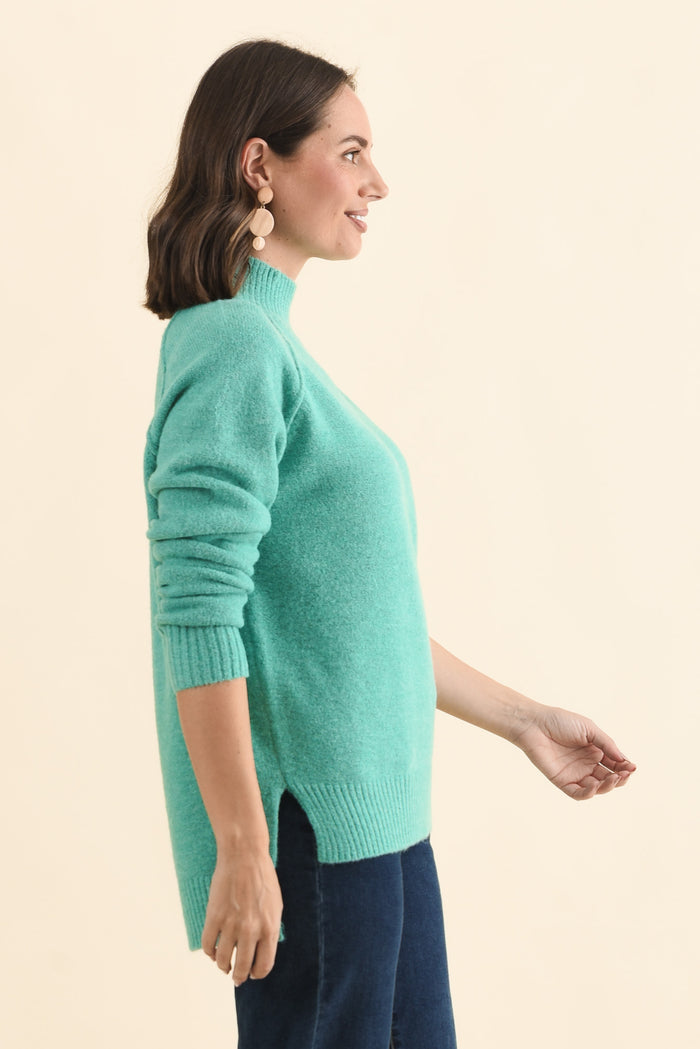 Finn Mint Knit Jumper,Brunette model,alt text|model:MJ