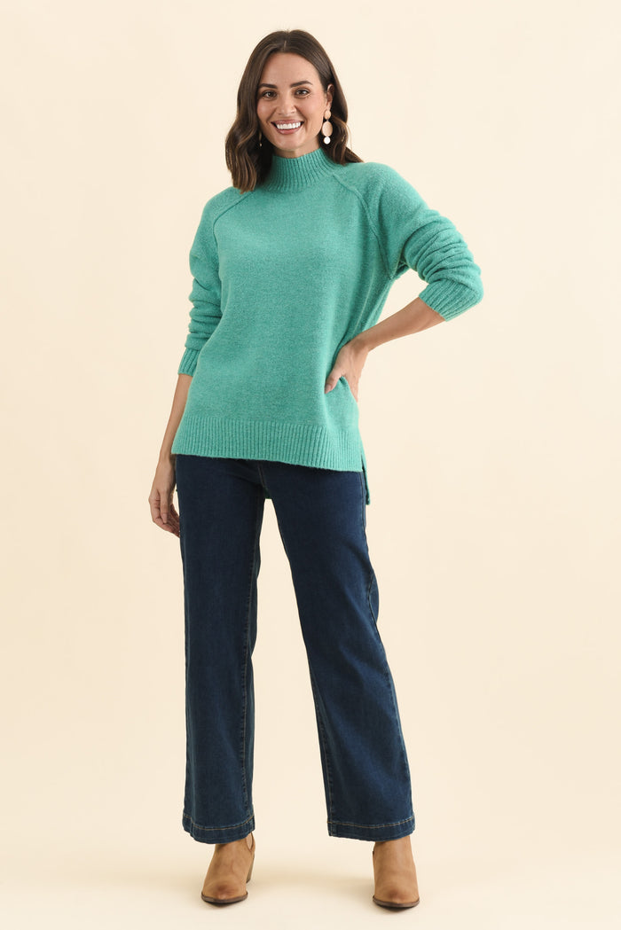 Finn Mint Knit Jumper,Brunette model,alt text|model:MJ