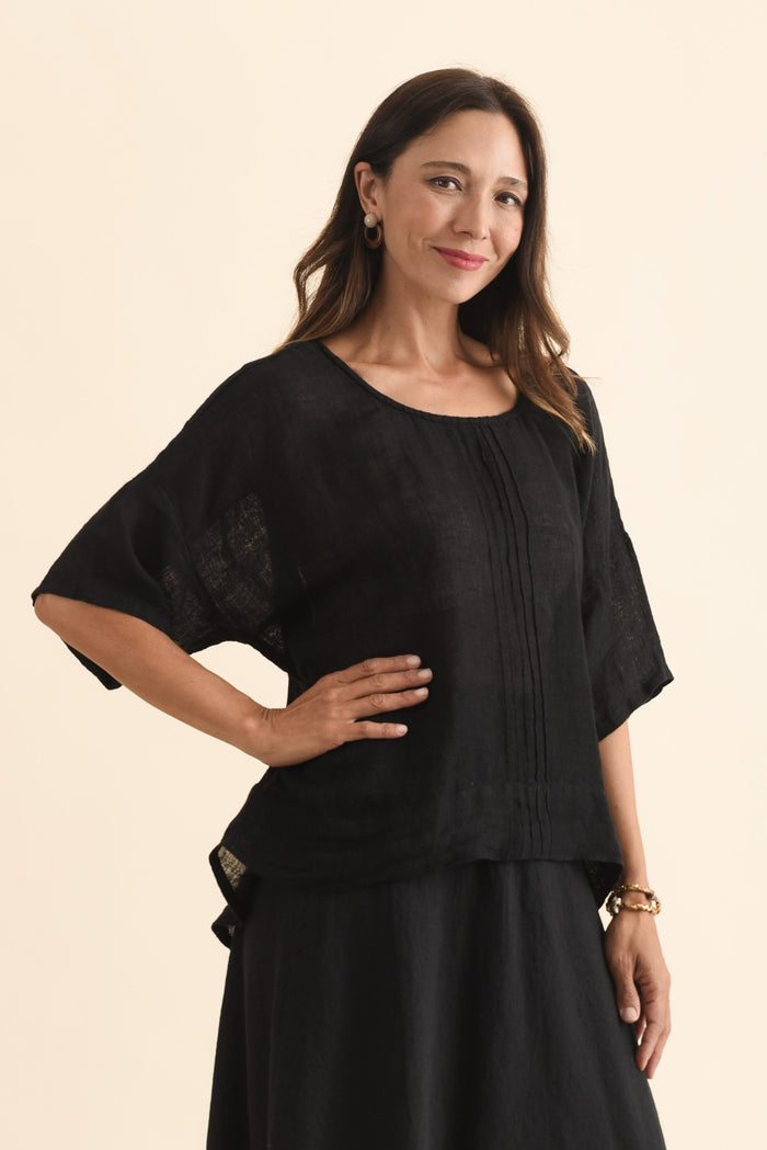 Francesca Black Linen Top,Brunette model,alt text|model:Cara