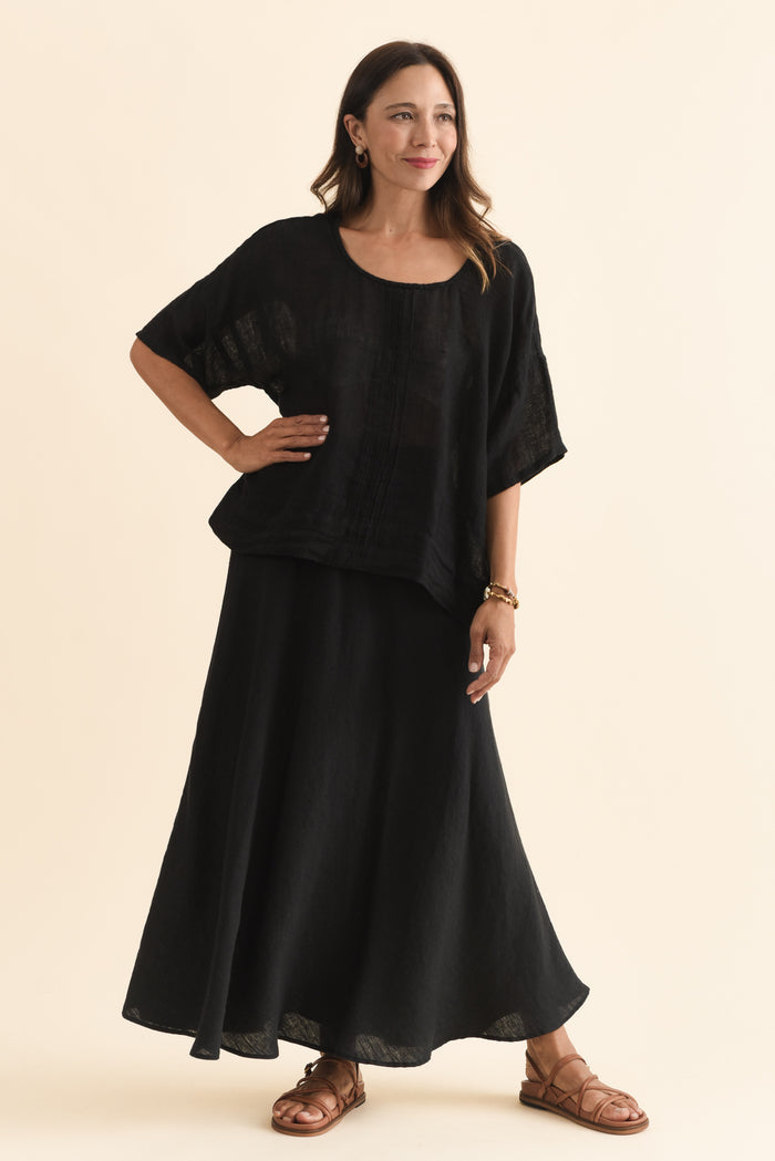 Sottana Black Linen Maxi Skirt,Brunette model,alt text|model:Cara