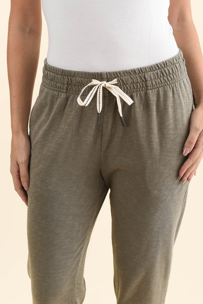 Fundamental Brunch Khaki Cotton Sweatpants,Brunette model,alt text|model:MJ