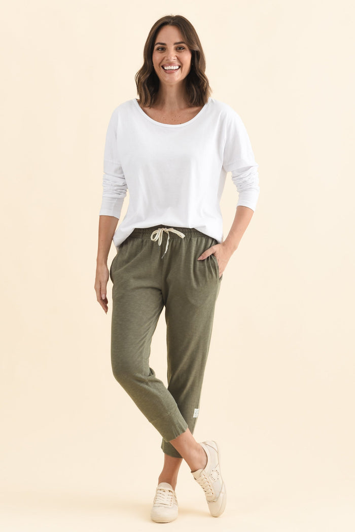 Fundamental Brunch Khaki Cotton Sweatpants,Brunette model,alt text|model:MJ