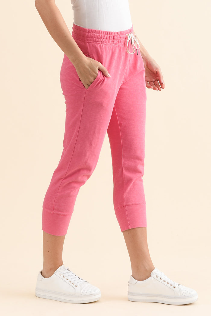 Fundamental Brunch Melon Cotton Sweatpants,Side,Brunette model,alt text|model:MJ