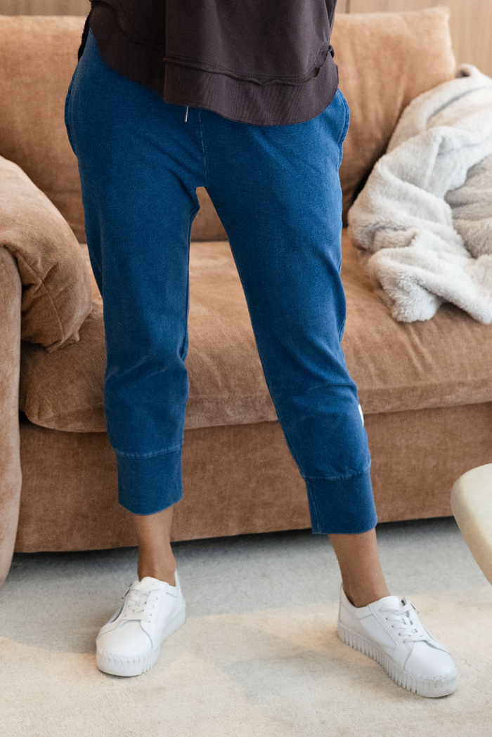 Fundamental Brunch Vintage Blue Cotton Sweatpants,Brunette model,Lifestyle