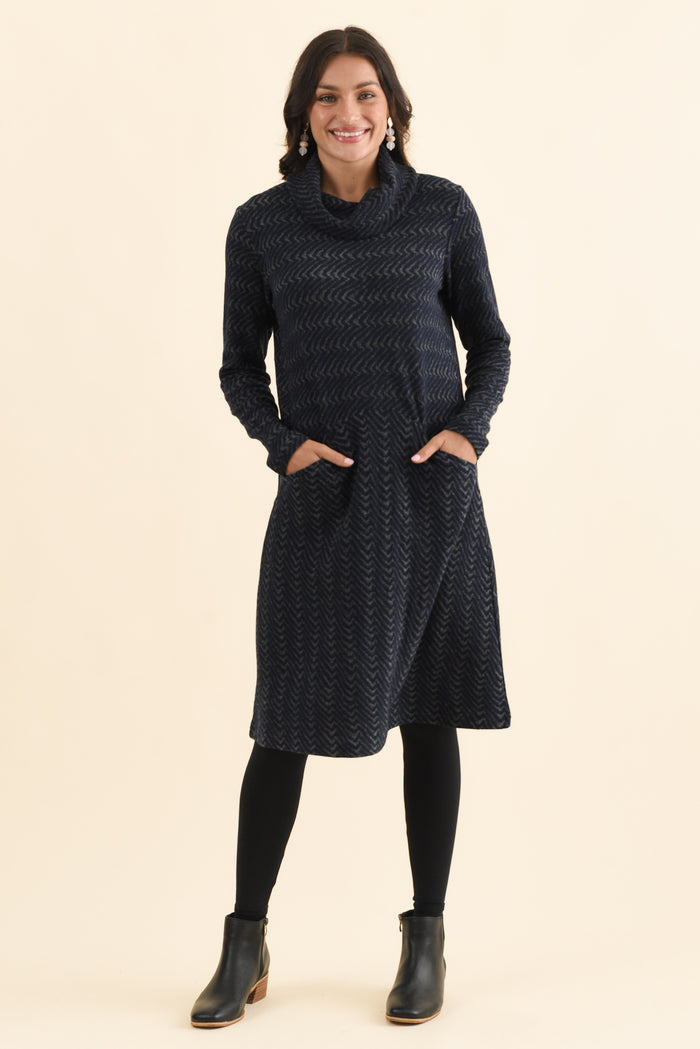Grenadine Navy Cotton Knit Dress,Brunette model,alt text|model:Brontie