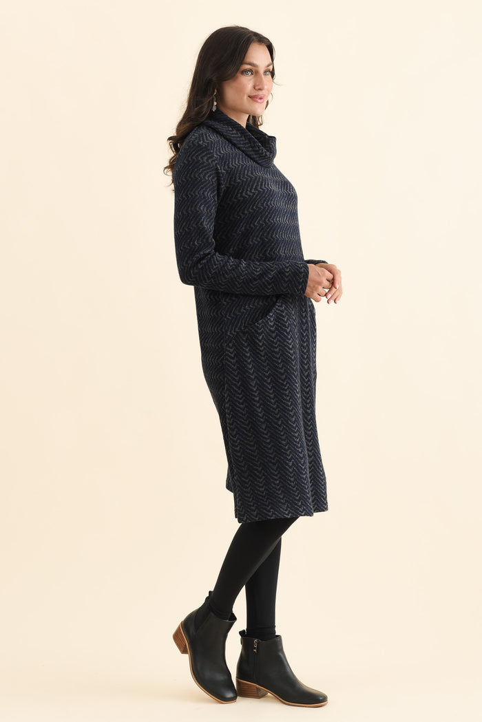 Grenadine Navy Cotton Knit Dress,Brunette model,alt text|model:Brontie
