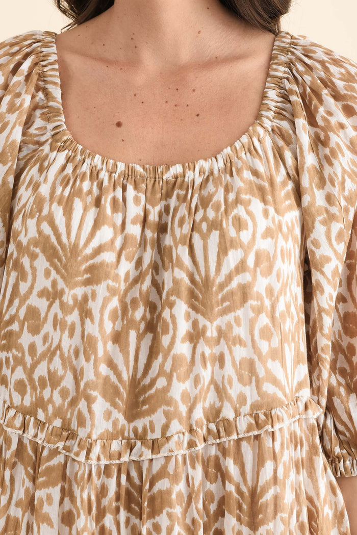 Grenadine Taupe Motif Cotton Dress,Detail,Brunette model,alt text|model:MJ