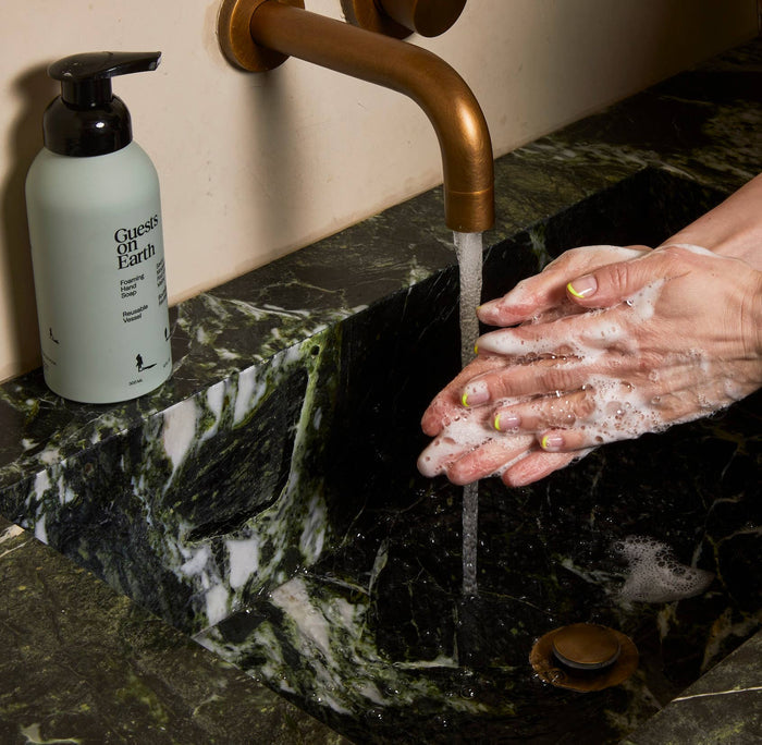 GUESTS ON EARTH Foaming Hand Soap Full-Woodlands