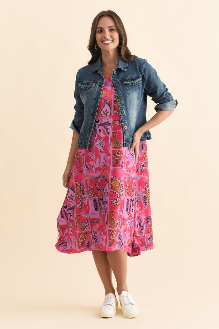 Hailee Pink Paisley Linen Cotton Dress,Brunette model,alt text|model:MJ