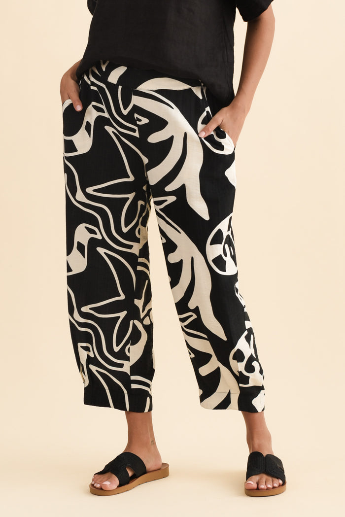 Hallie Black Palm Pocket Pants,Brunette model,alt text|model:Brontie