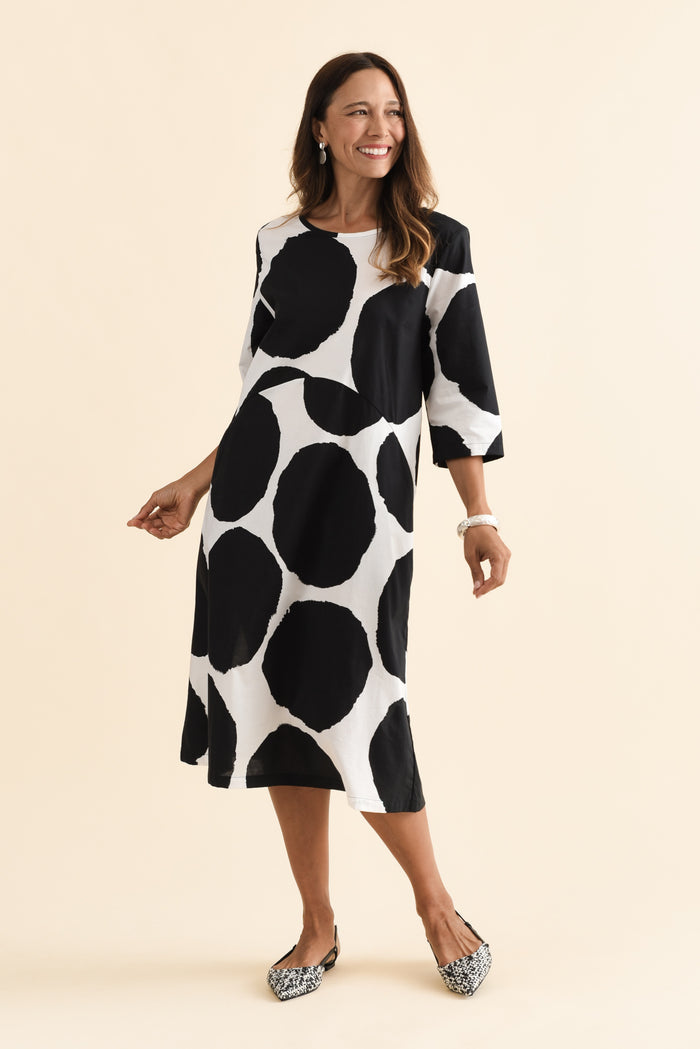 Hannah Black Spot Cotton Dress,Brunette model,alt text|model:Cara