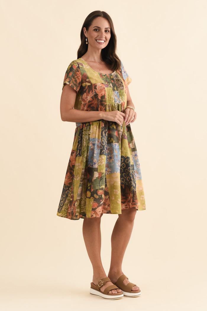 Hanoi Green Mosaic Cotton Blend Dress,Brunette model,alt text|model:MJ