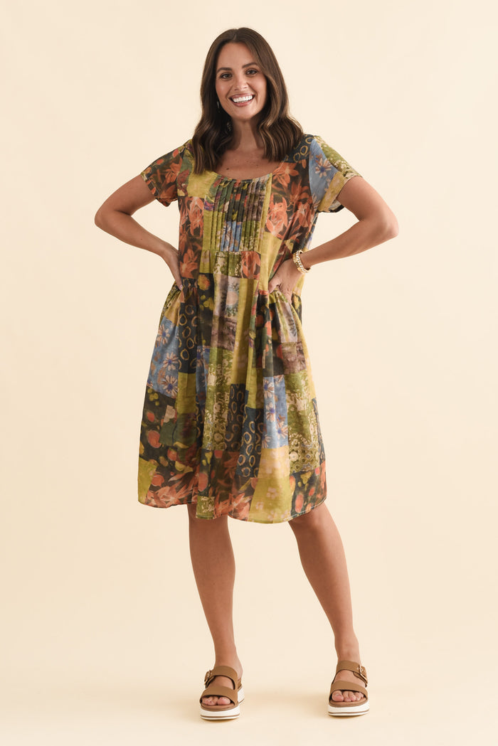 Hanoi Green Mosaic Cotton Blend Dress,Brunette model,alt text|model:MJ
