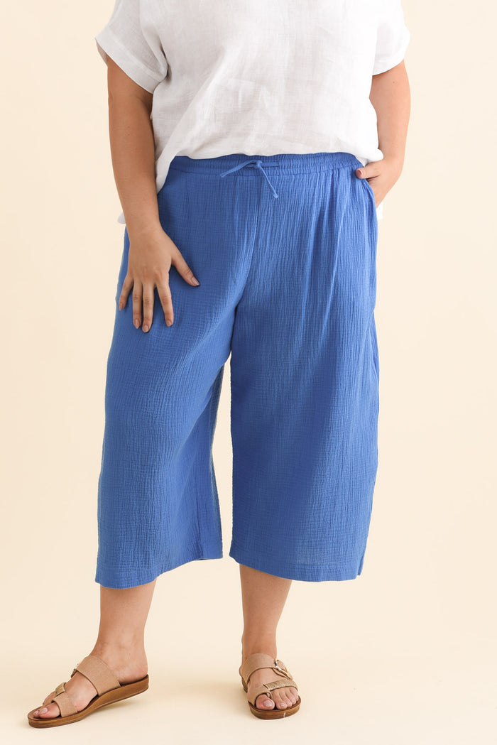 Harvey Cobalt Cotton Cheesecloth Cropped Pants,Brunette model,plus-size,curve-bottoms,plus-size-Pants,alt text|model:Gabby