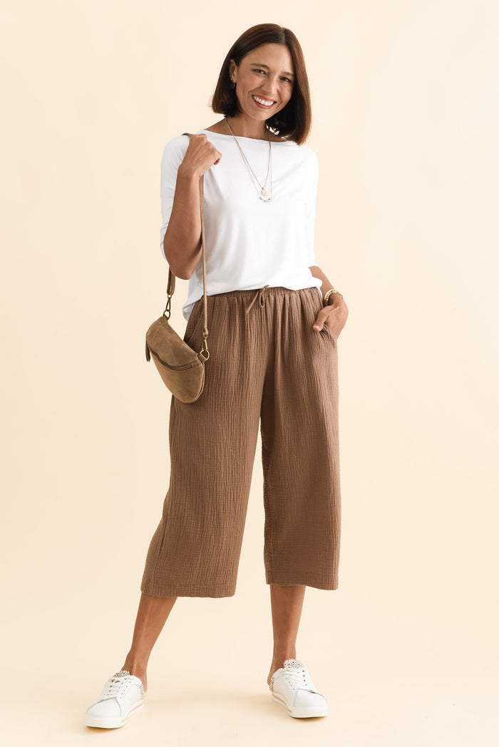 Harvey Mocha Cotton Cheesecloth Cropped Pants,Brunette model,alt text|model:Cara