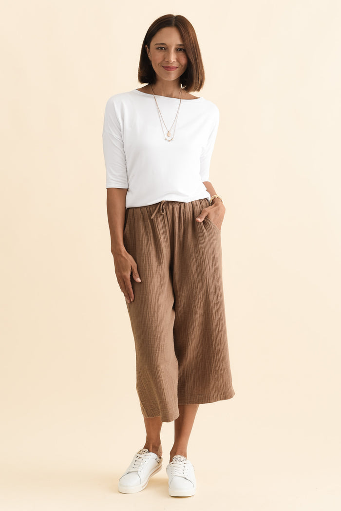 Harvey Mocha Cotton Cheesecloth Cropped Pants,Brunette model,alt text|model:Cara