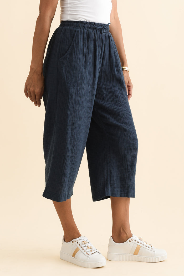 Harvey Navy Cotton Cheesecloth Cropped Pants,Brunette model,alt text|model:Cara