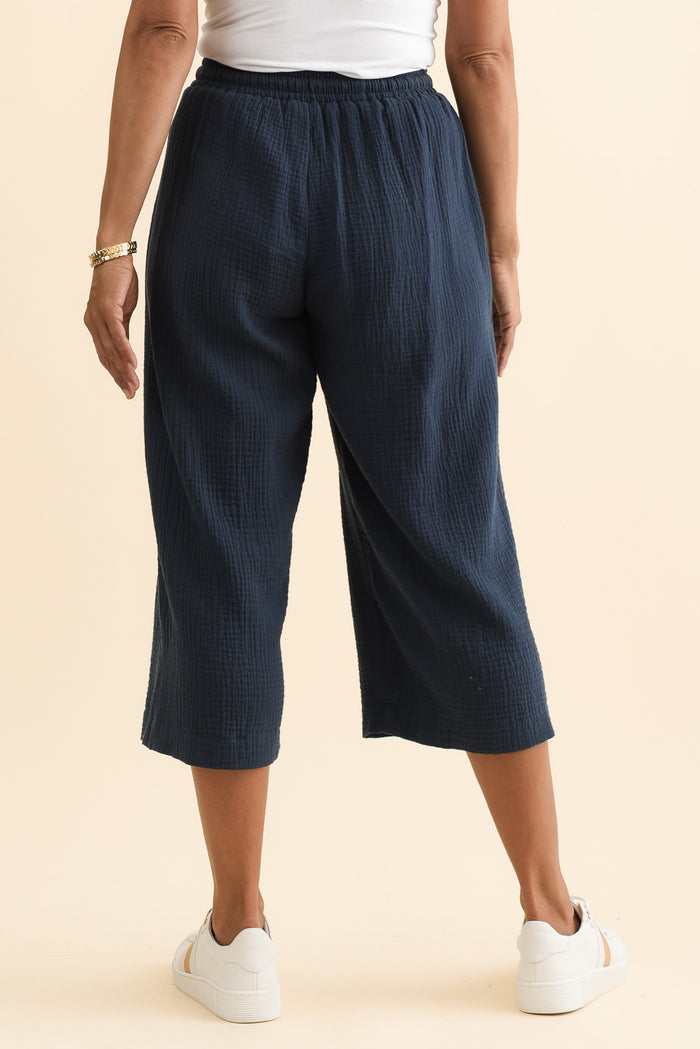 Harvey Navy Cotton Cheesecloth Cropped Pants,Brunette model,alt text|model:Cara