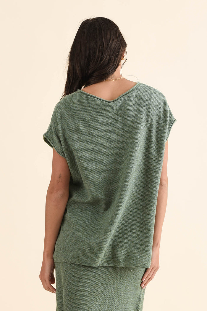Henna Green Cotton Tee,Back,Brunette model,alt text|model:Brontie