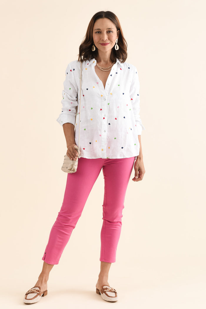 Henne White Heart Linen Shirt,Full Body,Brunette model,alt text|model:Cara