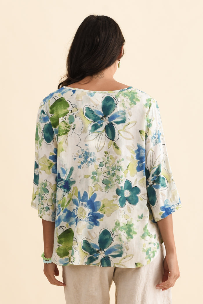 Hepburn Green Floral Linen Blend Top,Brunette model,alt text|model:Brontie